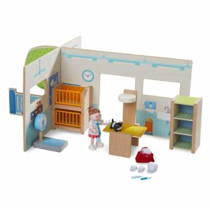 Little Friends Vet Clinic Play Set With Rebecca Doll  |  Little Friends Animals